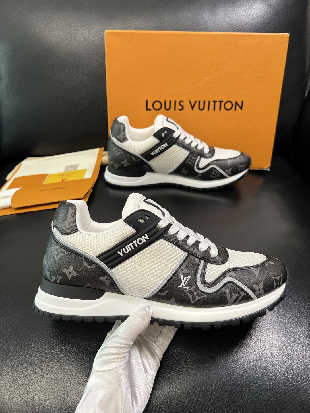 Lv 高品质 顶级工艺品 路易威登，运动板鞋专柜同步，鞋面意大利进口，高品质拼接缤纷色彩复杂工艺品，进口