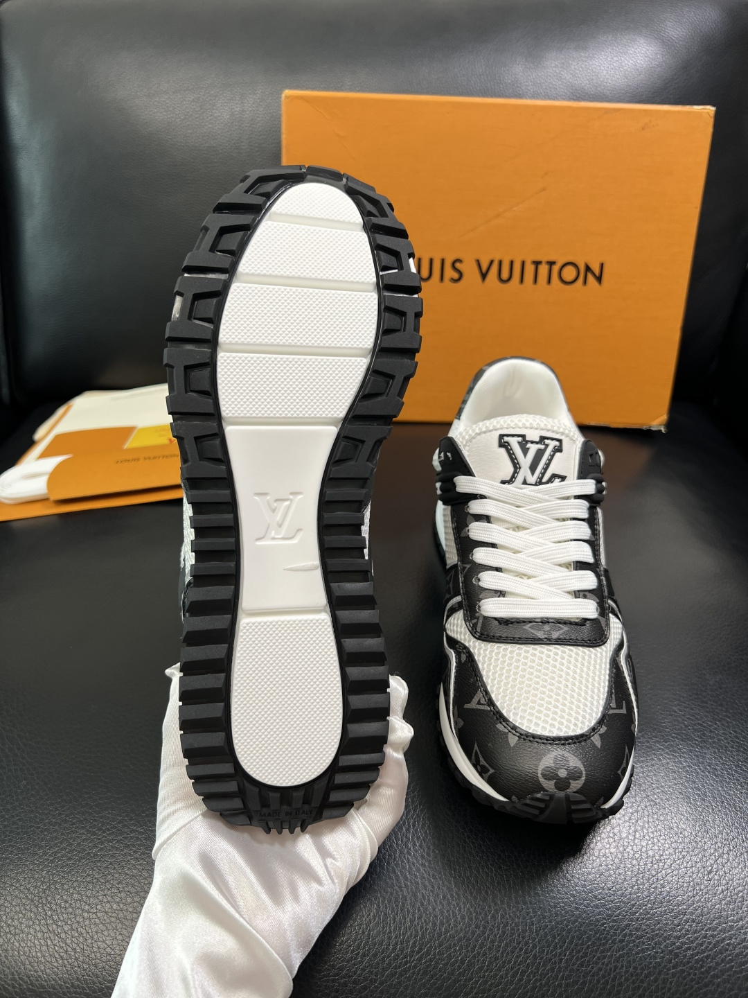 Lv 高品质 顶级工艺品 路易威登，运动板鞋专柜同步，鞋面意大利进口，高品质拼接缤纷色彩复杂工艺品，进口