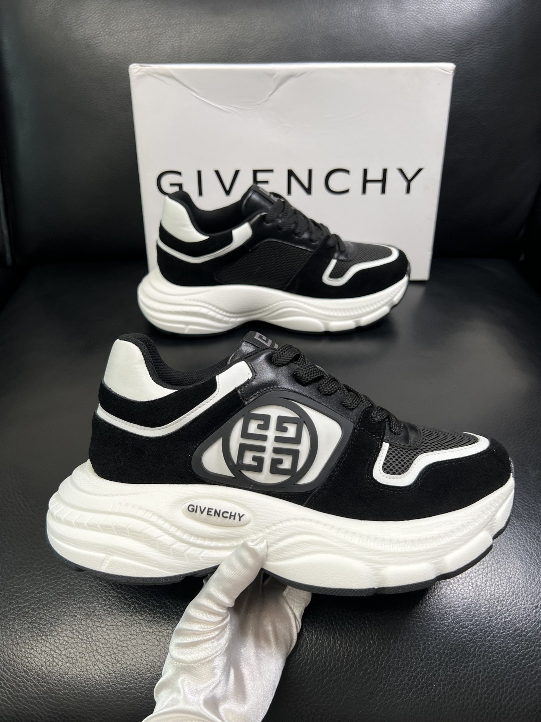 Givenchy 高品质 顶级工艺品 纪梵希 专柜同步原厂配置，意大利进口牛皮搭配网布面料，全鞋配件私模