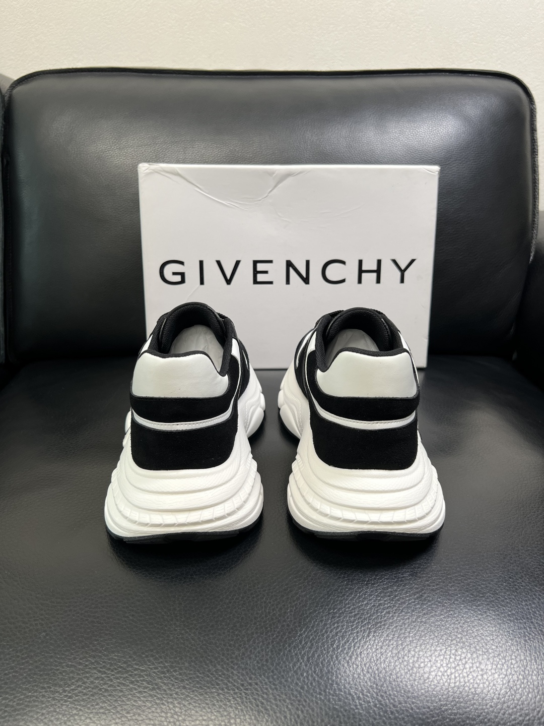 Givenchy 高品质 顶级工艺品 纪梵希 专柜同步原厂配置，意大利进口牛皮搭配网布面料，全鞋配件私模