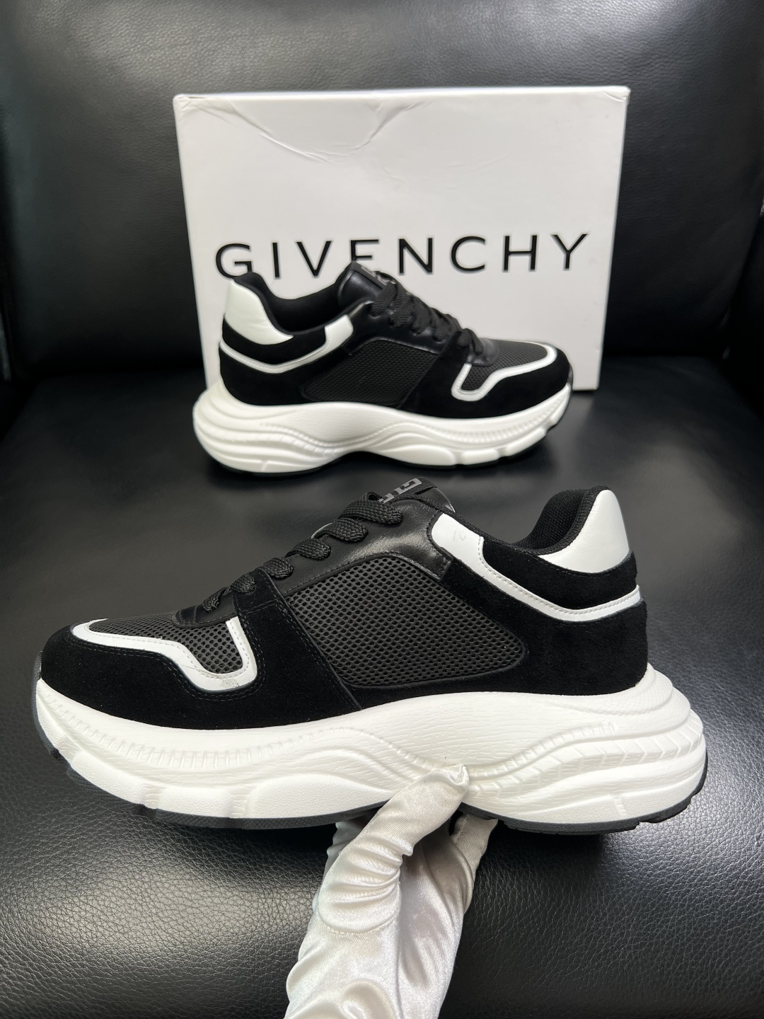 Givenchy 高品质 顶级工艺品 纪梵希 专柜同步原厂配置，意大利进口牛皮搭配网布面料，全鞋配件私模