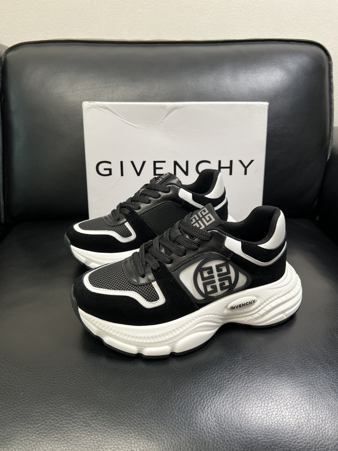 Givenchy 高品质 顶级工艺品 纪梵希 专柜同步原厂配置，意大利进口牛皮搭配网布面料，全鞋配件私模