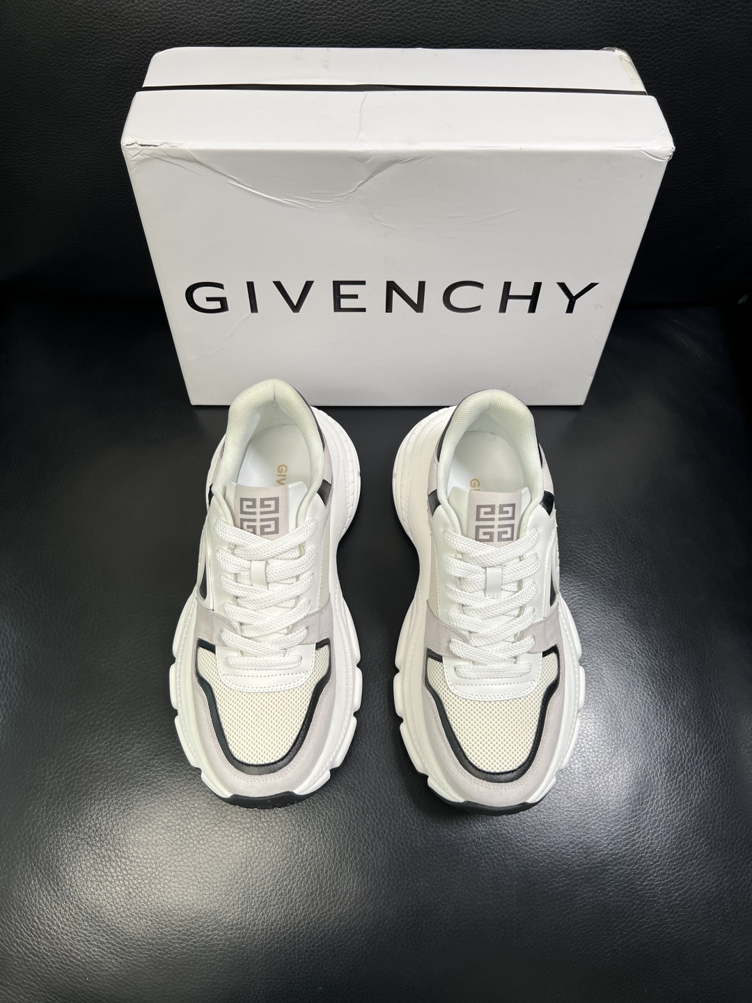 Givenchy 高品质 顶级工艺品 纪梵希 专柜同步原厂配置，意大利进口牛皮搭配网布面料，全鞋配件私模
