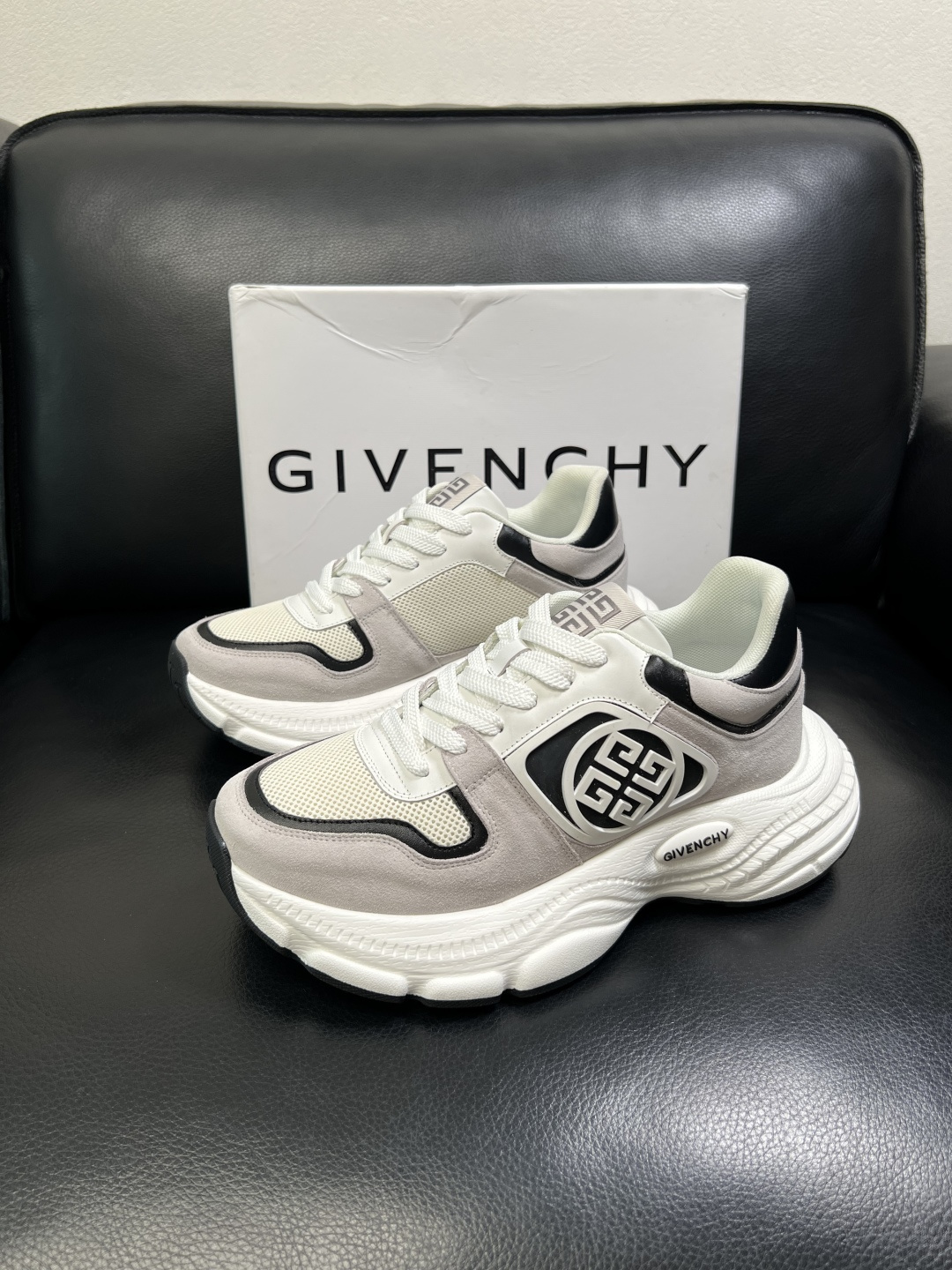 Givenchy 高品质 顶级工艺品 纪梵希 专柜同步原厂配置，意大利进口牛皮搭配网布面料，全鞋配件私模