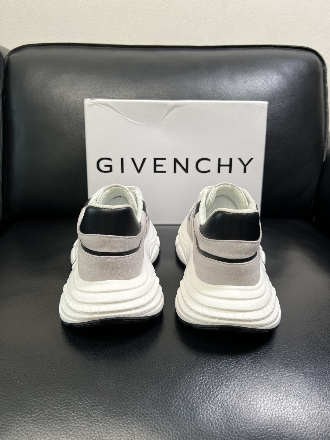 Givenchy 高品质 顶级工艺品 纪梵希 专柜同步原厂配置，意大利进口牛皮搭配网布面料，全鞋配件私模