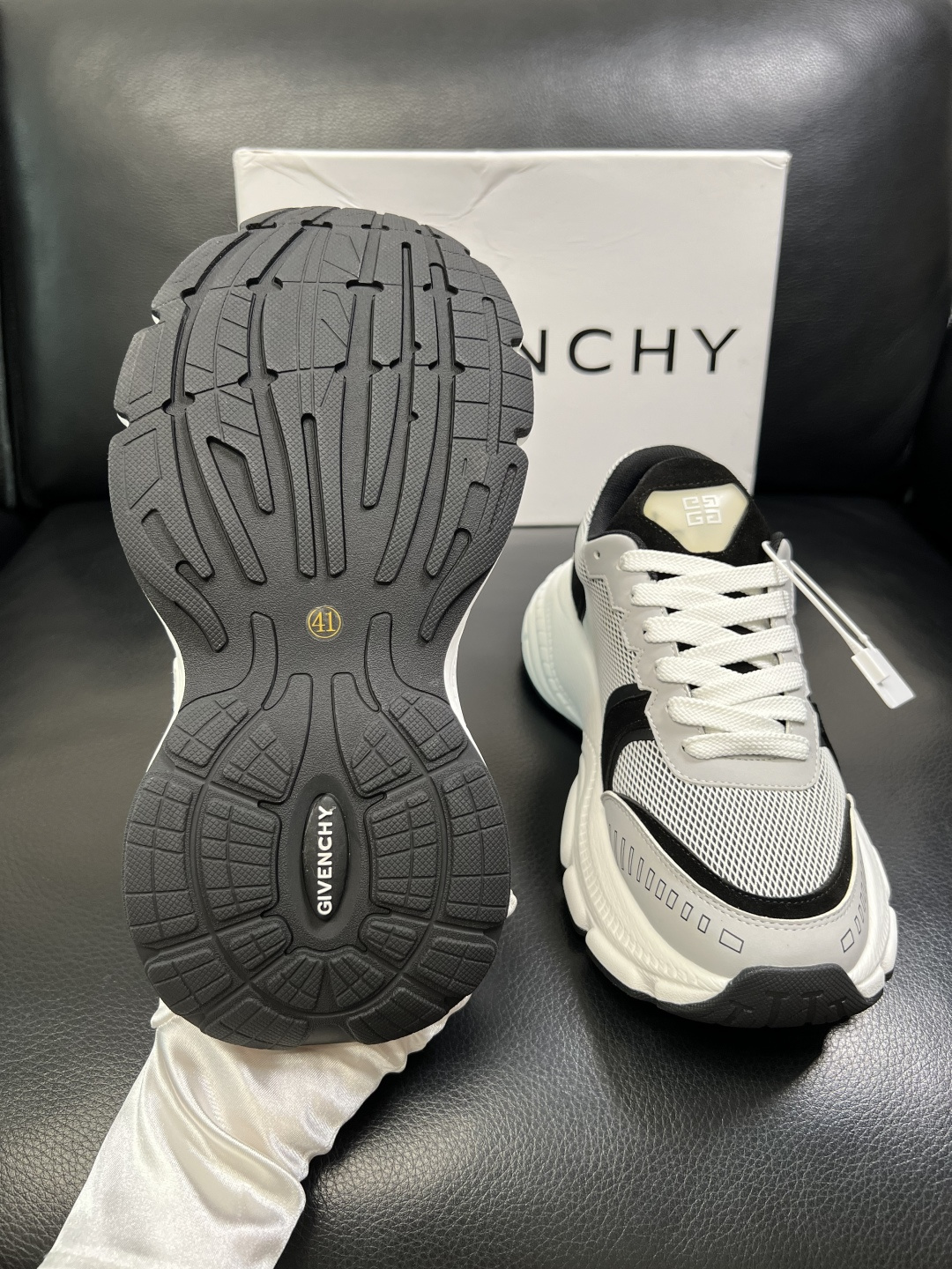 Givenchy 高品质 顶级工艺品 纪梵希 专柜同步原厂配置，意大利进口牛皮搭配网布面料，全鞋配件私模
