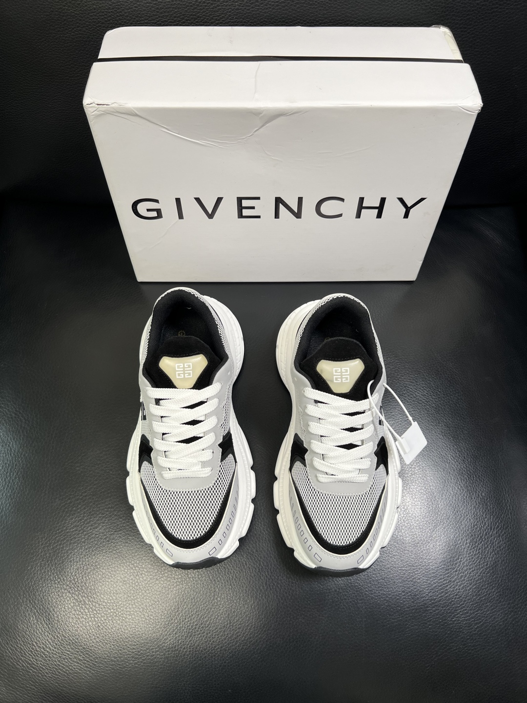 Givenchy 高品质 顶级工艺品 纪梵希 专柜同步原厂配置，意大利进口牛皮搭配网布面料，全鞋配件私模