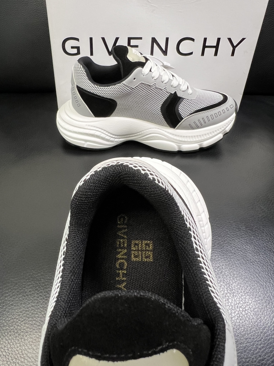 Givenchy 高品质 顶级工艺品 纪梵希 专柜同步原厂配置，意大利进口牛皮搭配网布面料，全鞋配件私模