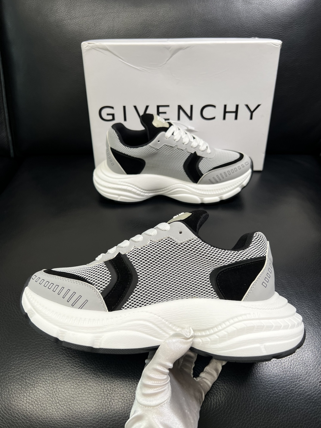 Givenchy 高品质 顶级工艺品 纪梵希 专柜同步原厂配置，意大利进口牛皮搭配网布面料，全鞋配件私模
