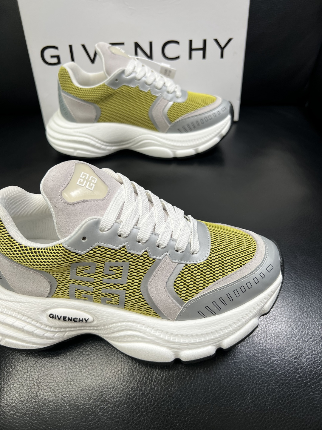 Givenchy 高品质 顶级工艺品 纪梵希 专柜同步原厂配置，意大利进口牛皮搭配网布面料，全鞋配件私模