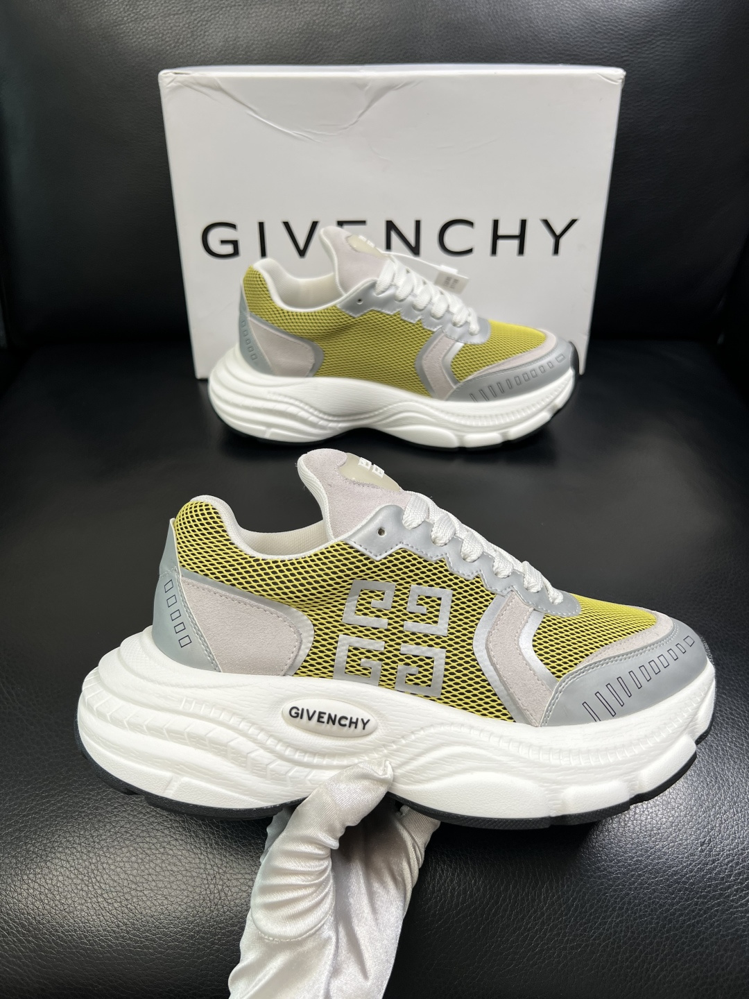 Givenchy 高品质 顶级工艺品 纪梵希 专柜同步原厂配置，意大利进口牛皮搭配网布面料，全鞋配件私模