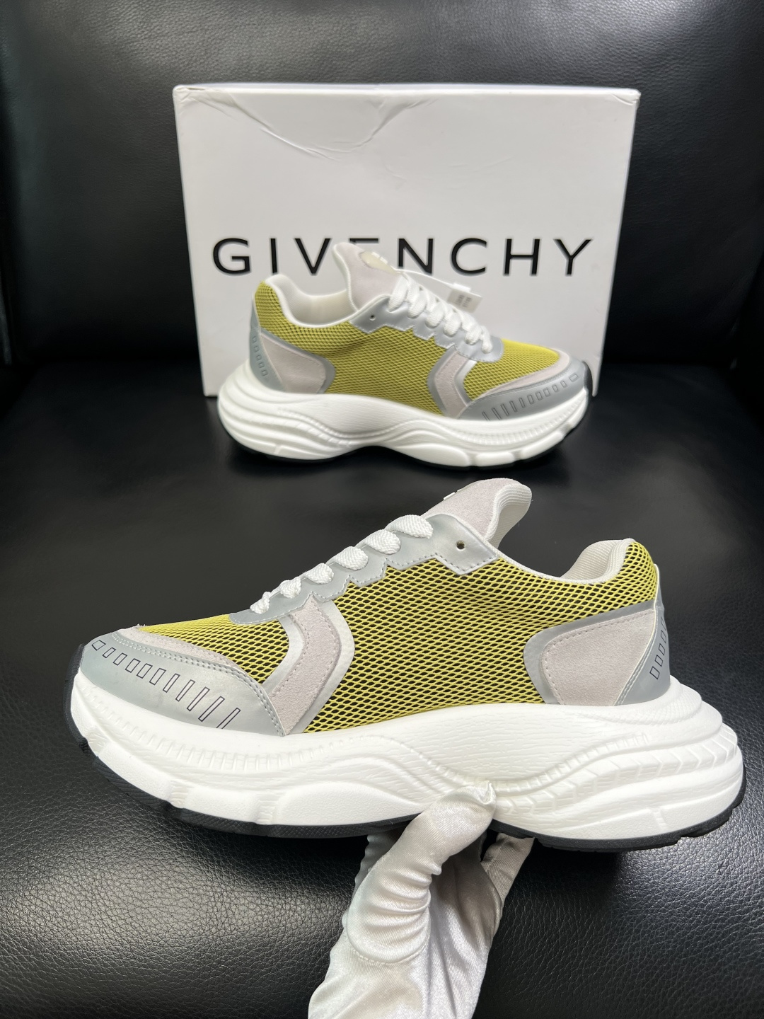 Givenchy 高品质 顶级工艺品 纪梵希 专柜同步原厂配置，意大利进口牛皮搭配网布面料，全鞋配件私模