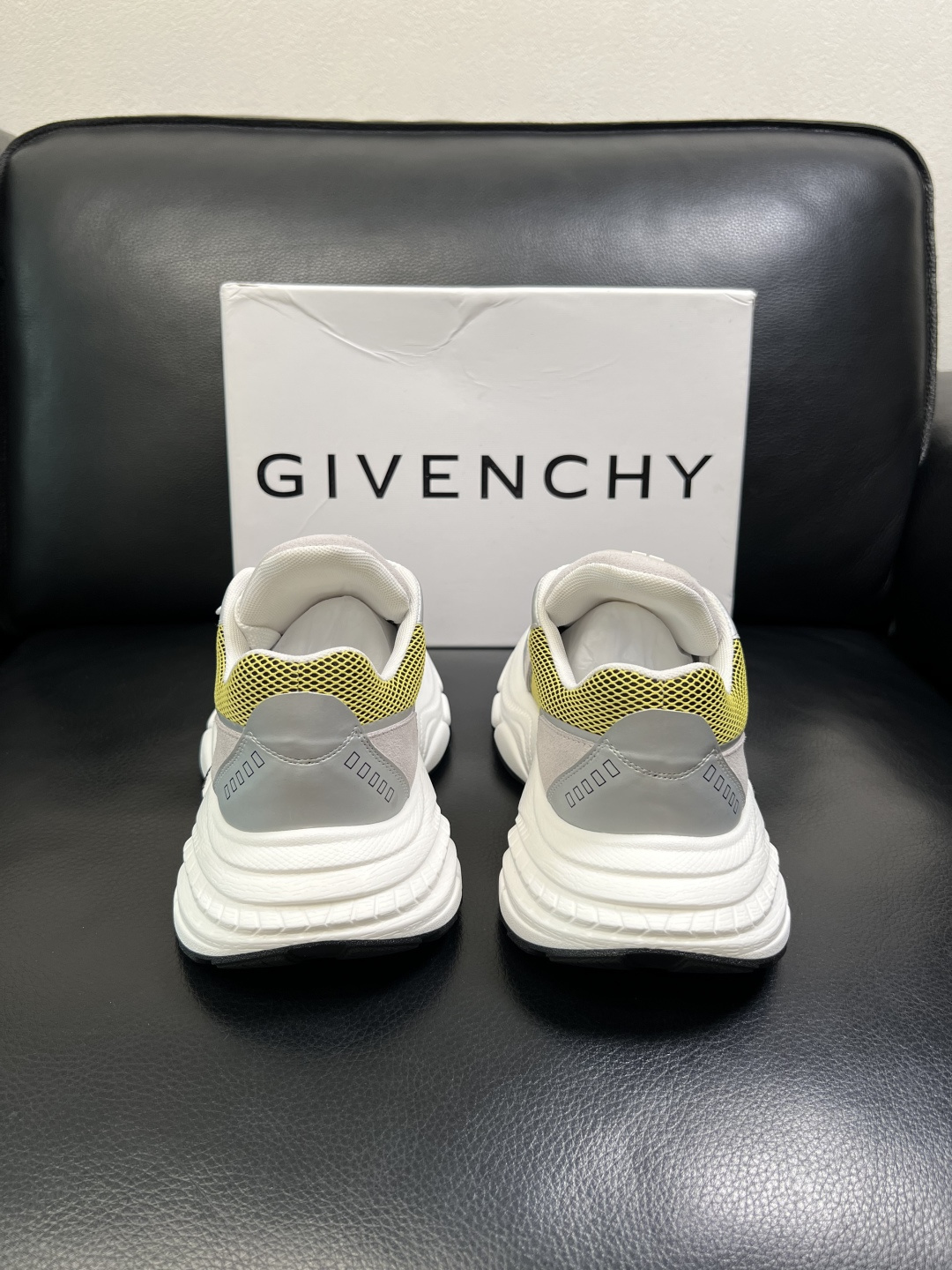 Givenchy 高品质 顶级工艺品 纪梵希 专柜同步原厂配置，意大利进口牛皮搭配网布面料，全鞋配件私模
