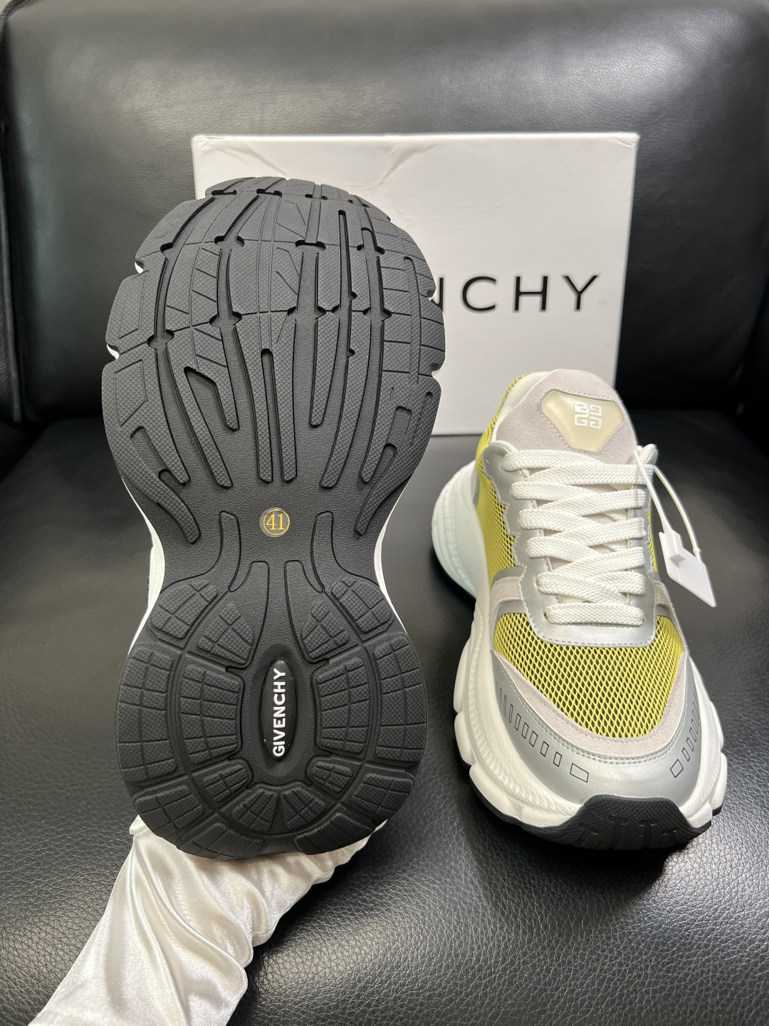 Givenchy 高品质 顶级工艺品 纪梵希 专柜同步原厂配置，意大利进口牛皮搭配网布面料，全鞋配件私模