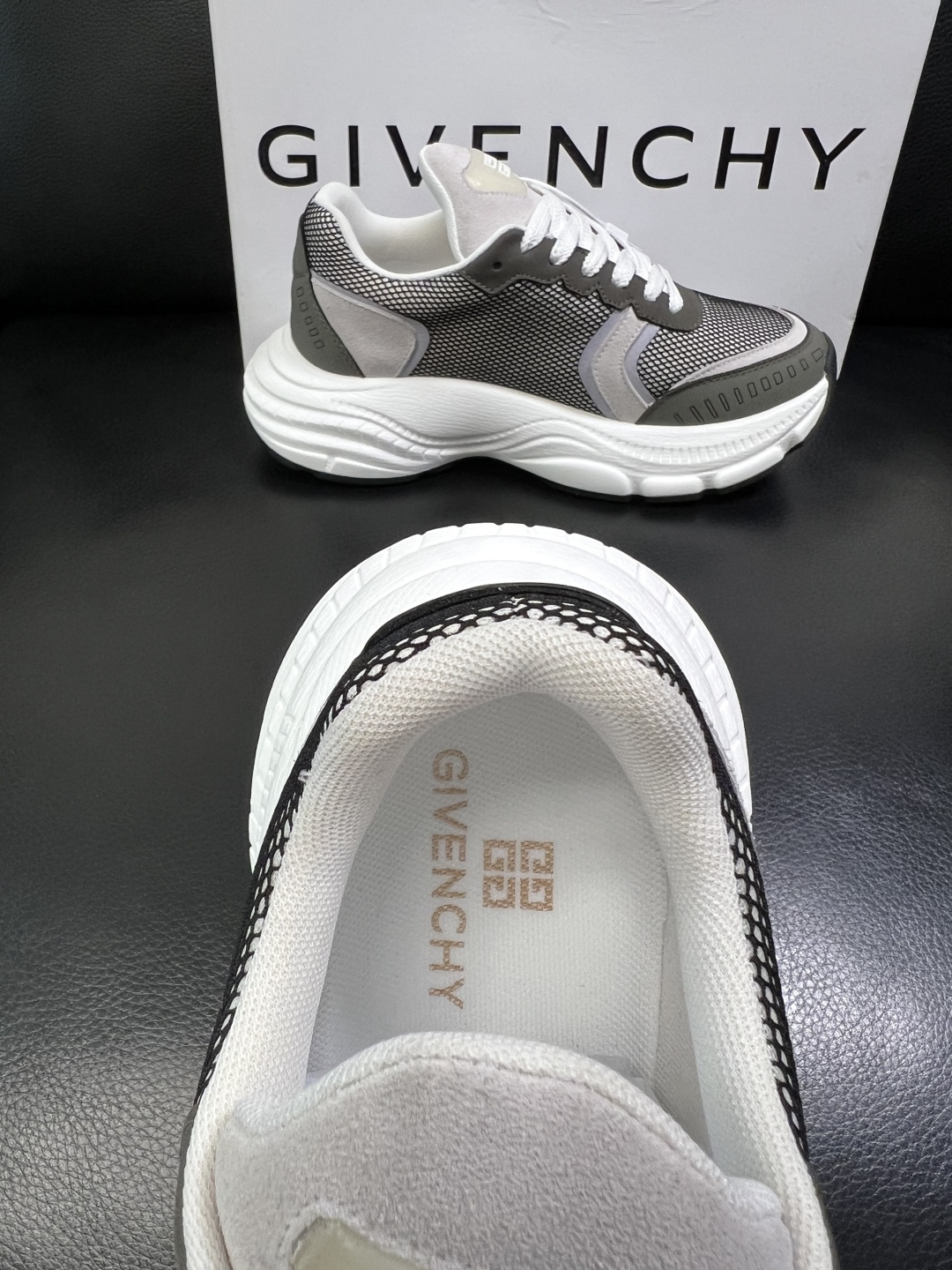 Givenchy 高品质 顶级工艺品 纪梵希 专柜同步原厂配置，意大利进口牛皮搭配网布面料，全鞋配件私模