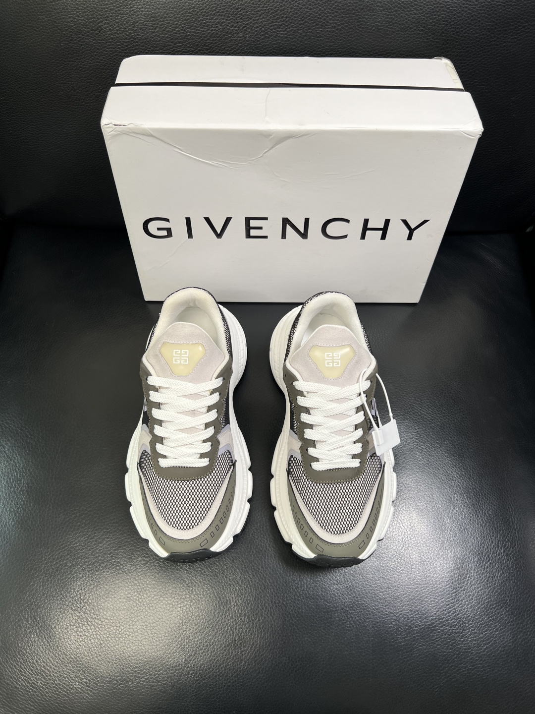 Givenchy 高品质 顶级工艺品 纪梵希 专柜同步原厂配置，意大利进口牛皮搭配网布面料，全鞋配件私模