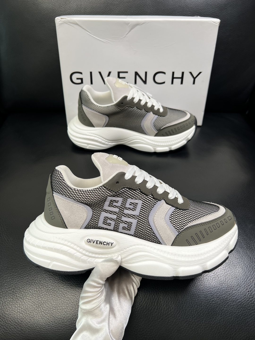 Givenchy 高品质 顶级工艺品 纪梵希 专柜同步原厂配置，意大利进口牛皮搭配网布面料，全鞋配件私模