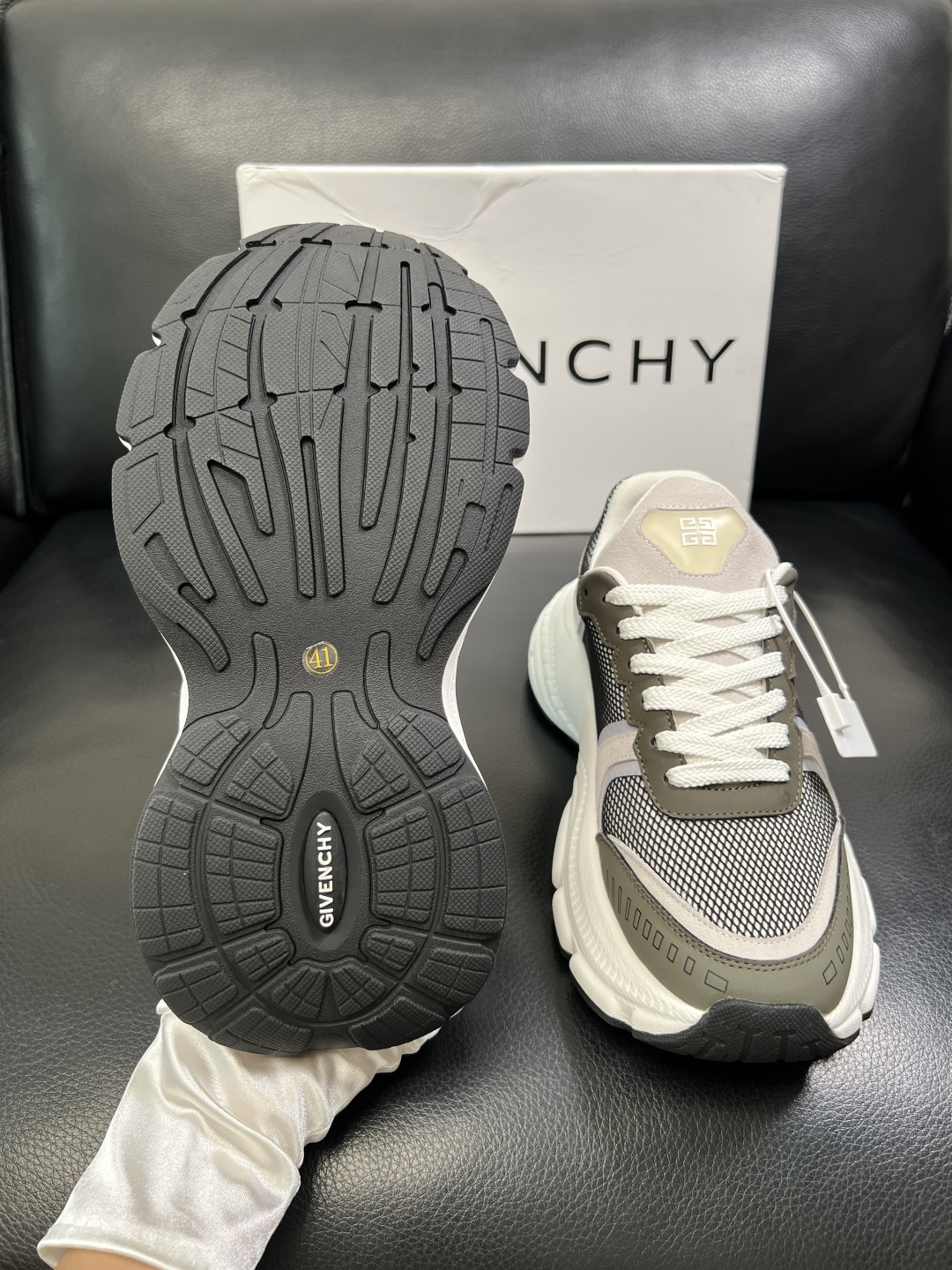 Givenchy 高品质 顶级工艺品 纪梵希 专柜同步原厂配置，意大利进口牛皮搭配网布面料，全鞋配件私模