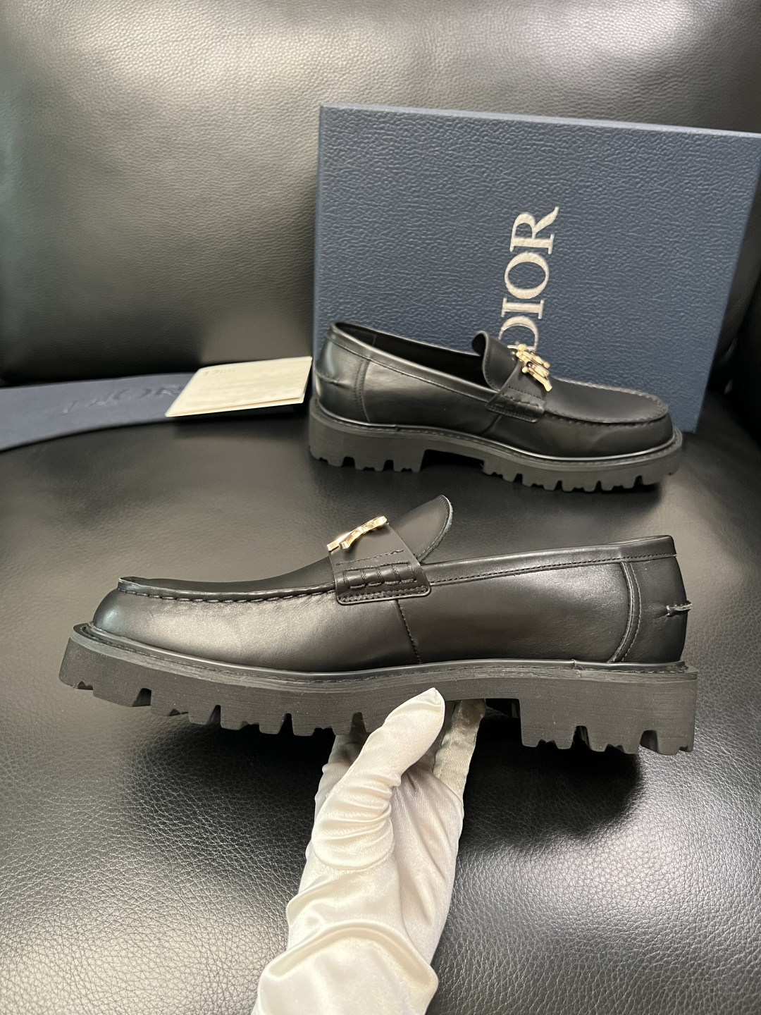 Dior 顶级工艺品 迪奥 专柜同步 原厂配置，意大利进口原版牛皮面料，透气舒适进口水染牛里垫，鞋底：原