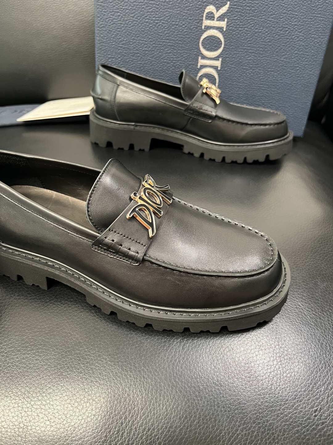 Dior 顶级工艺品 迪奥 专柜同步 原厂配置，意大利进口原版牛皮面料，透气舒适进口水染牛里垫，鞋底：原