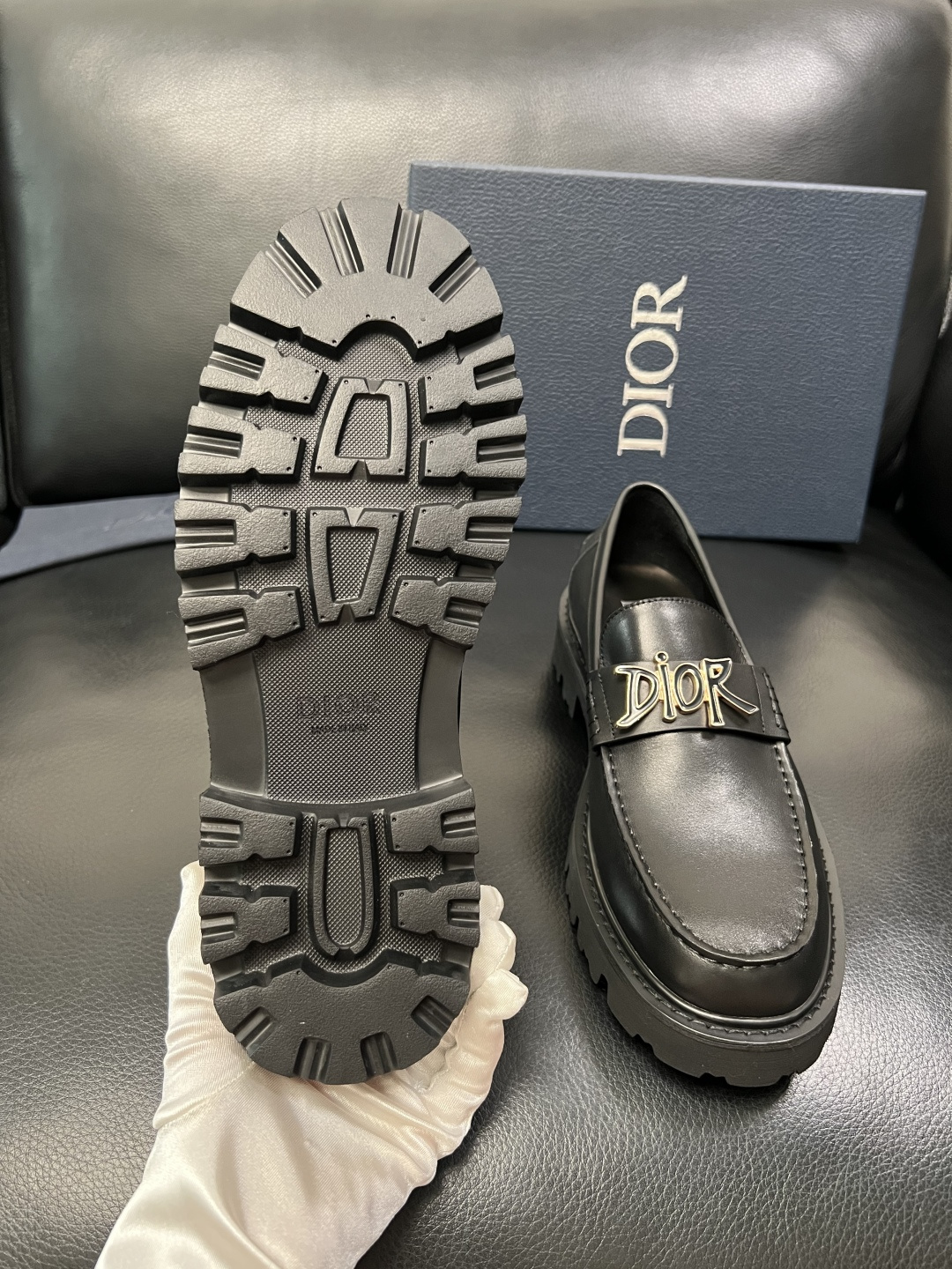 Dior 顶级工艺品 迪奥 专柜同步 原厂配置，意大利进口原版牛皮面料，透气舒适进口水染牛里垫，鞋底：原