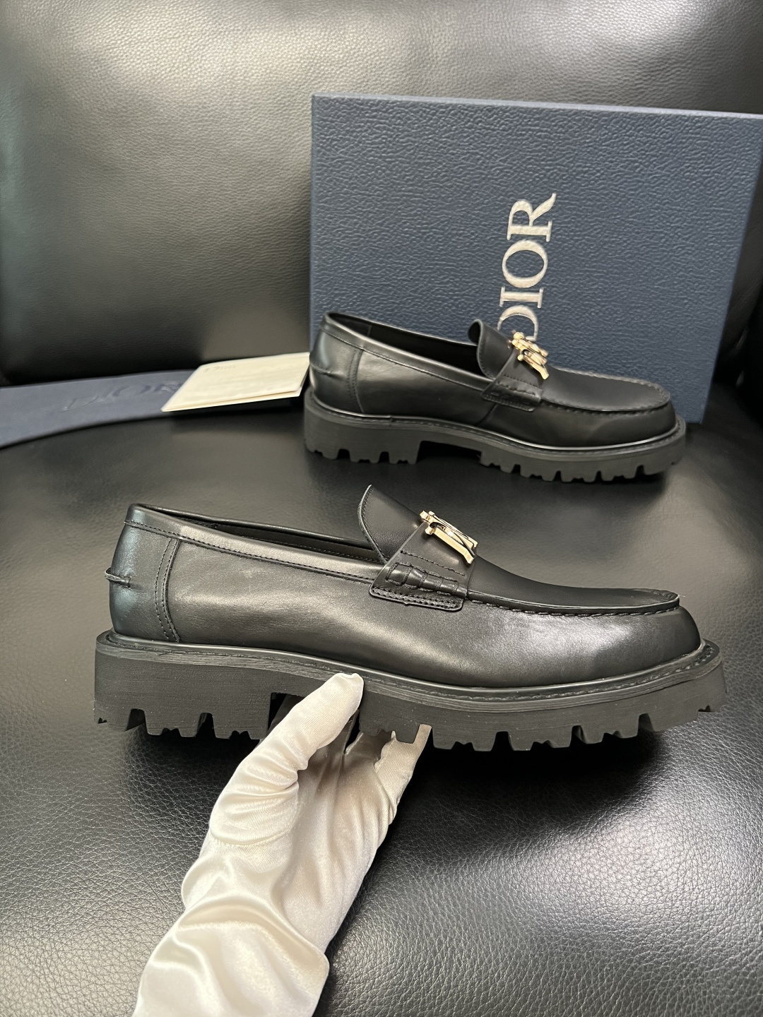 Dior 顶级工艺品 迪奥 专柜同步 原厂配置，意大利进口原版牛皮面料，透气舒适进口水染牛里垫，鞋底：原