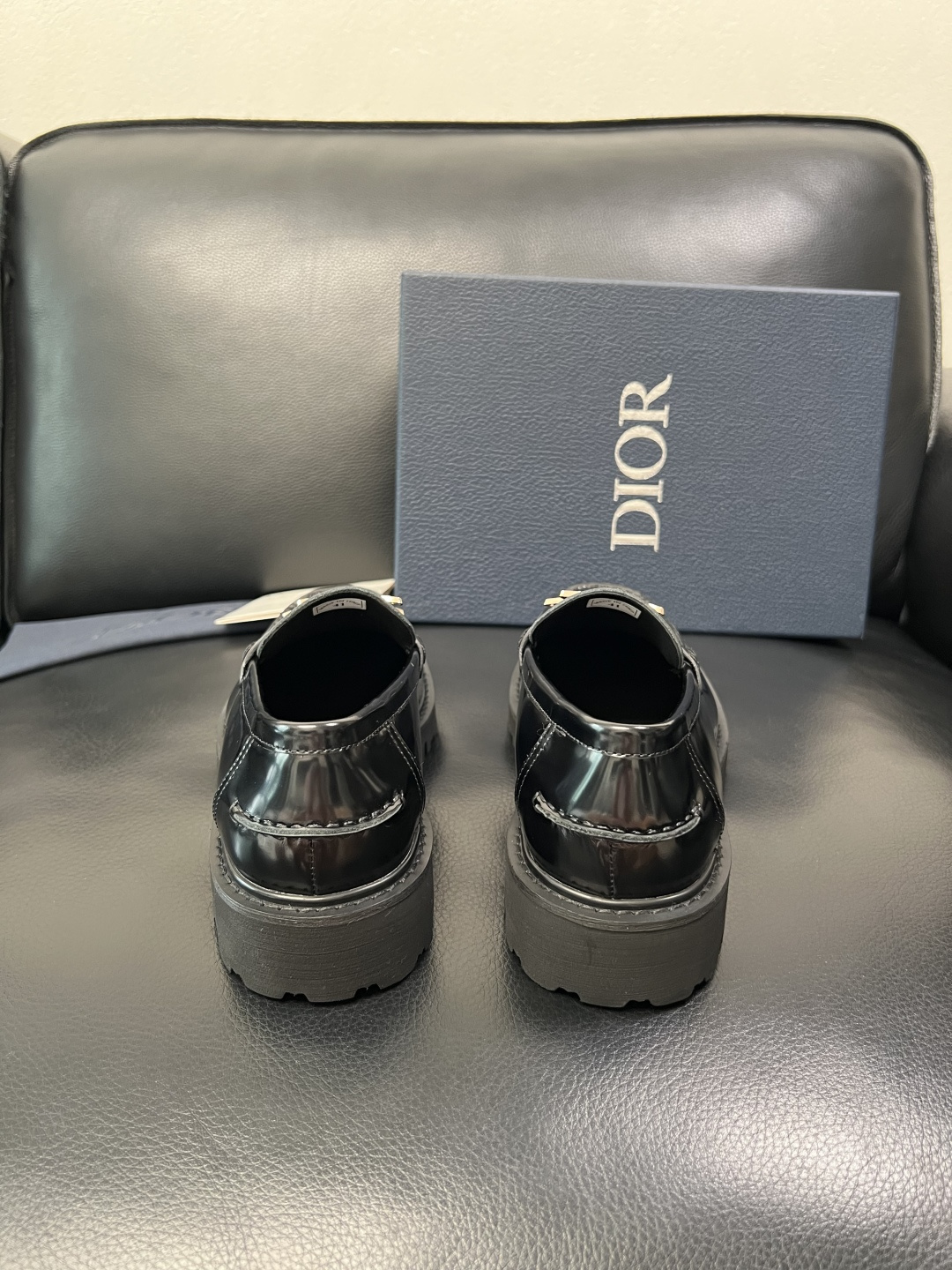 Dior 顶级工艺品 迪奥 专柜同步 原厂配置，意大利进口原版牛皮面料，透气舒适进口水染牛里垫，鞋底：原