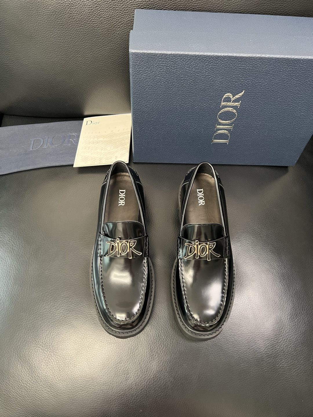 Dior 顶级工艺品 迪奥 专柜同步 原厂配置，意大利进口原版牛皮面料，透气舒适进口水染牛里垫，鞋底：原