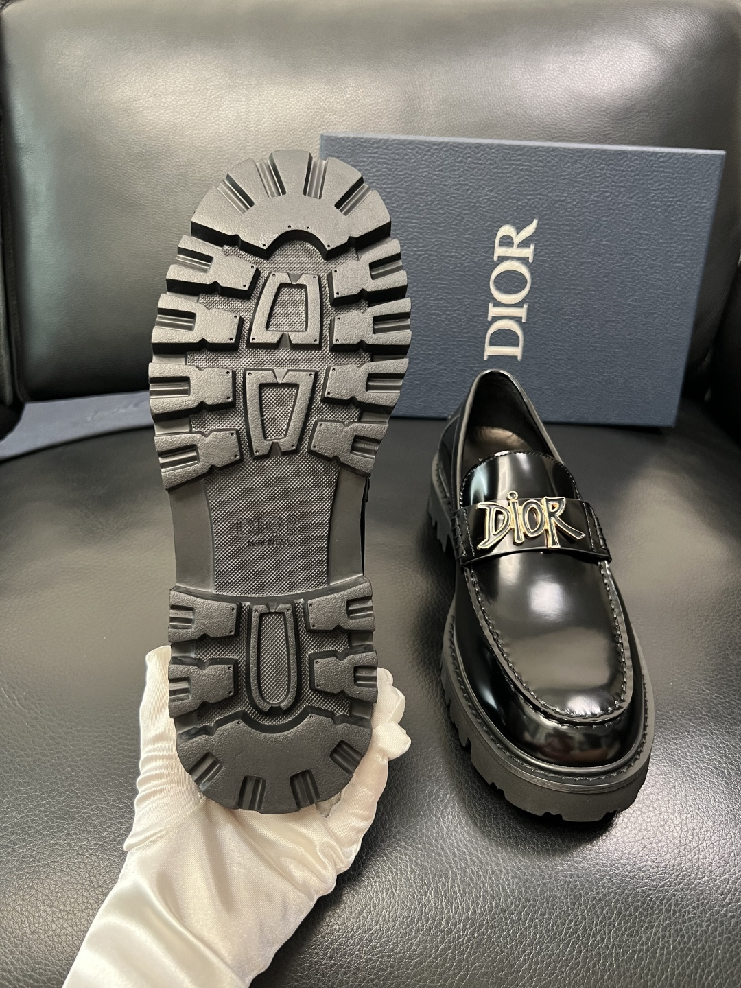 Dior 顶级工艺品 迪奥 专柜同步 原厂配置，意大利进口原版牛皮面料，透气舒适进口水染牛里垫，鞋底：原