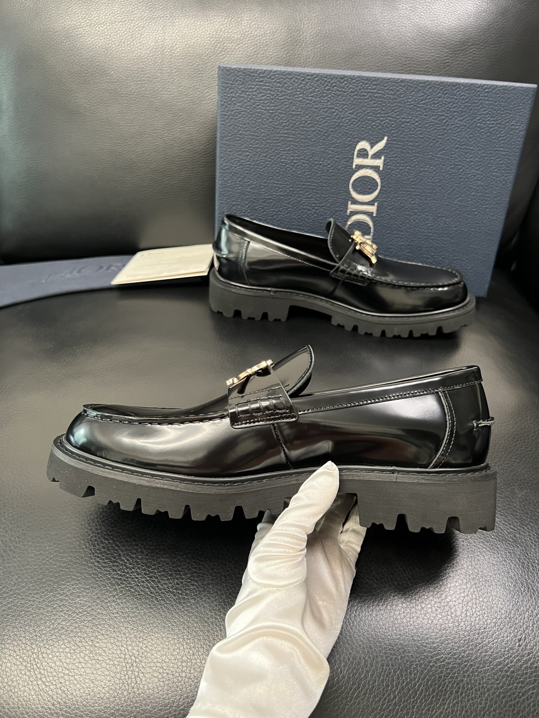 Dior 顶级工艺品 迪奥 专柜同步 原厂配置，意大利进口原版牛皮面料，透气舒适进口水染牛里垫，鞋底：原