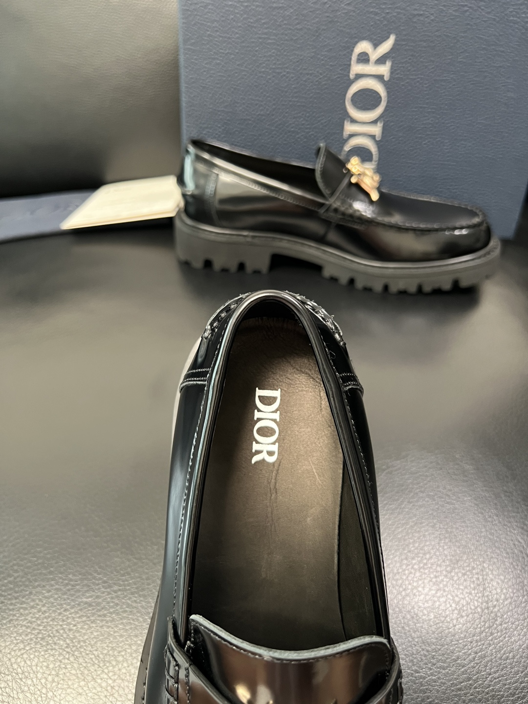 Dior 顶级工艺品 迪奥 专柜同步 原厂配置，意大利进口原版牛皮面料，透气舒适进口水染牛里垫，鞋底：原