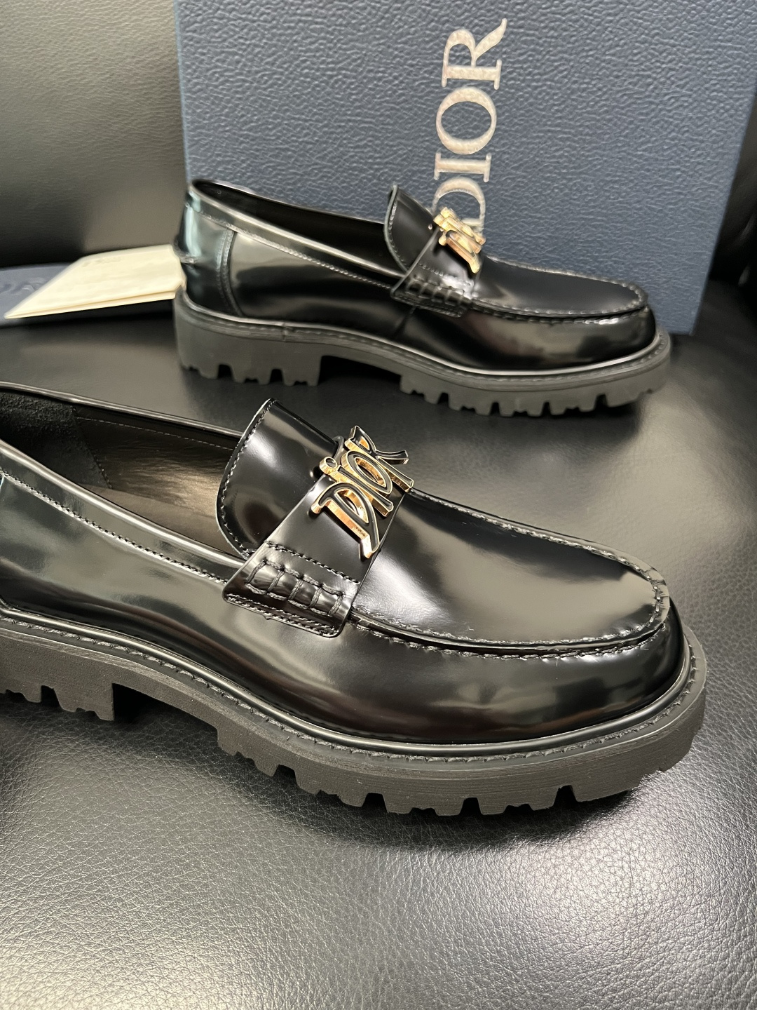 Dior 顶级工艺品 迪奥 专柜同步 原厂配置，意大利进口原版牛皮面料，透气舒适进口水染牛里垫，鞋底：原