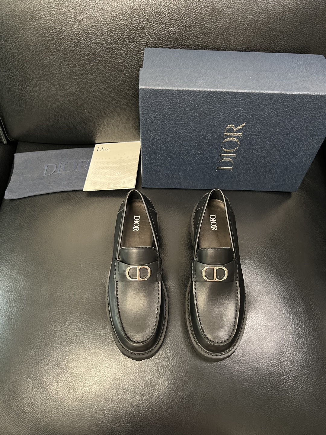 Dior 顶级工艺品 迪奥 专柜同步 原厂配置，意大利进口原版牛皮面料，透气舒适进口水染牛里垫，鞋底：原