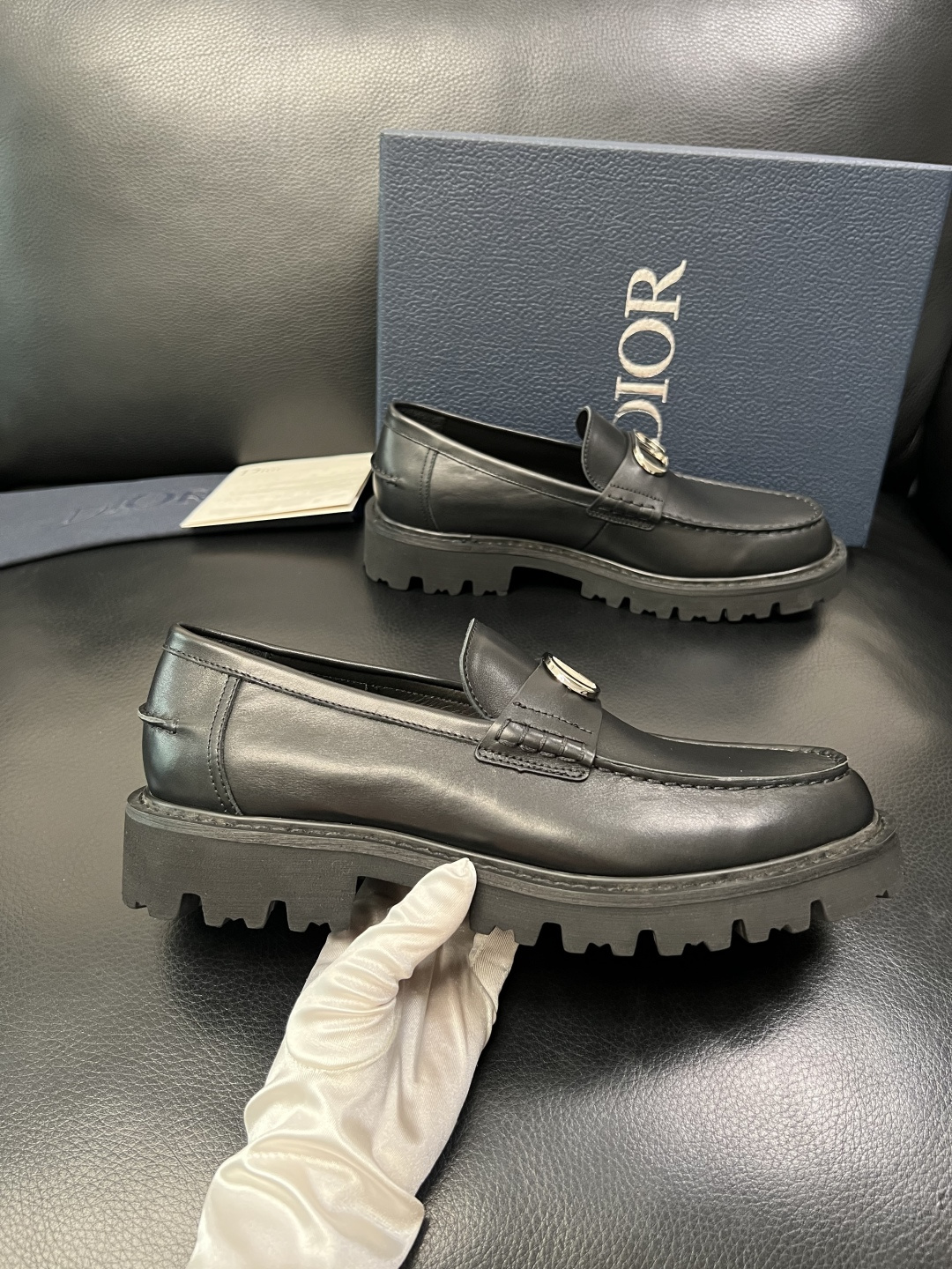 Dior 顶级工艺品 迪奥 专柜同步 原厂配置，意大利进口原版牛皮面料，透气舒适进口水染牛里垫，鞋底：原
