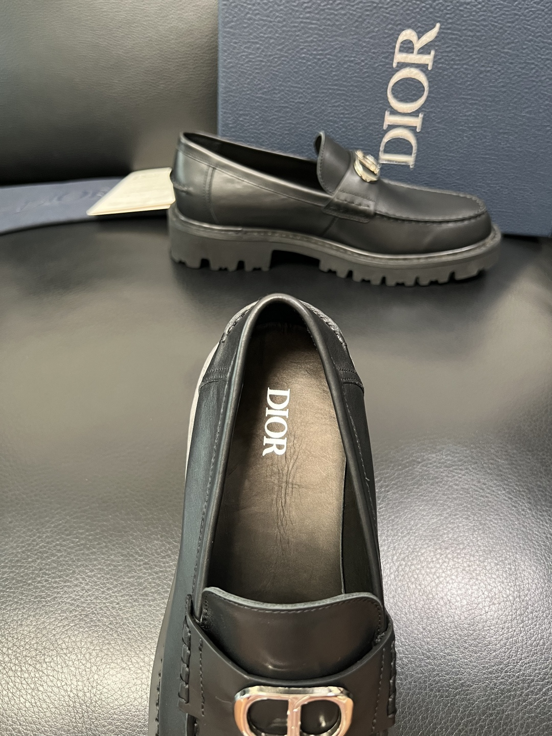 Dior 顶级工艺品 迪奥 专柜同步 原厂配置，意大利进口原版牛皮面料，透气舒适进口水染牛里垫，鞋底：原