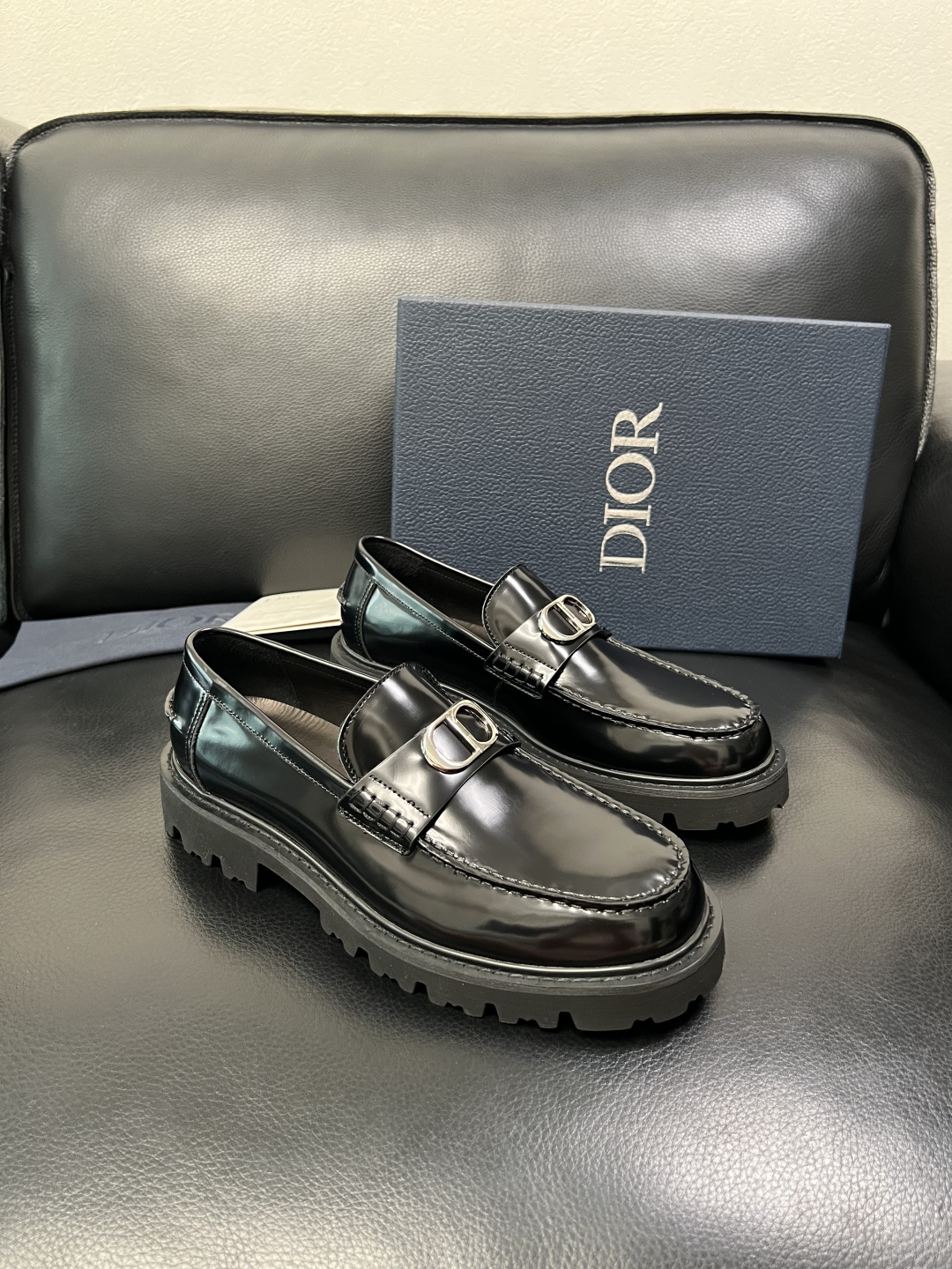 Dior 顶级工艺品 迪奥 专柜同步 原厂配置，意大利进口原版牛皮面料，透气舒适进口水染牛里垫，鞋底：原