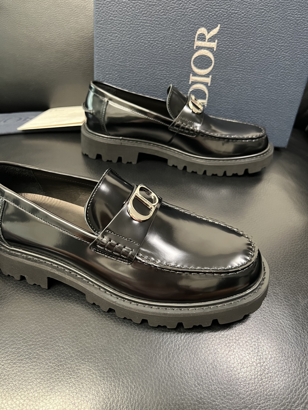Dior 顶级工艺品 迪奥 专柜同步 原厂配置，意大利进口原版牛皮面料，透气舒适进口水染牛里垫，鞋底：原