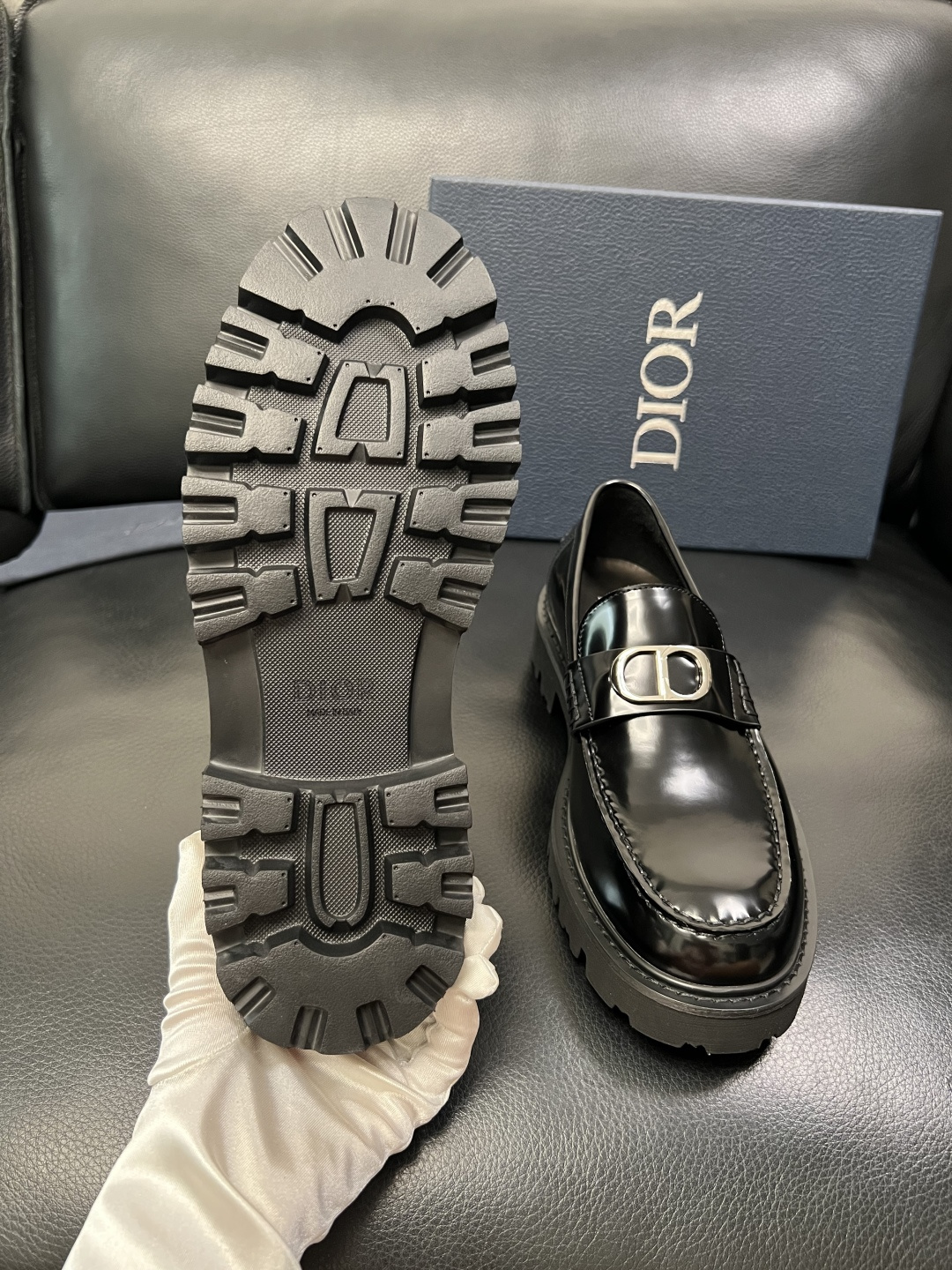 Dior 顶级工艺品 迪奥 专柜同步 原厂配置，意大利进口原版牛皮面料，透气舒适进口水染牛里垫，鞋底：原