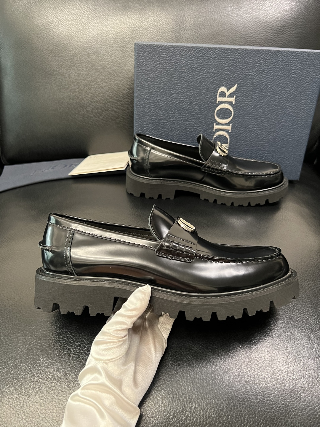 Dior 顶级工艺品 迪奥 专柜同步 原厂配置，意大利进口原版牛皮面料，透气舒适进口水染牛里垫，鞋底：原