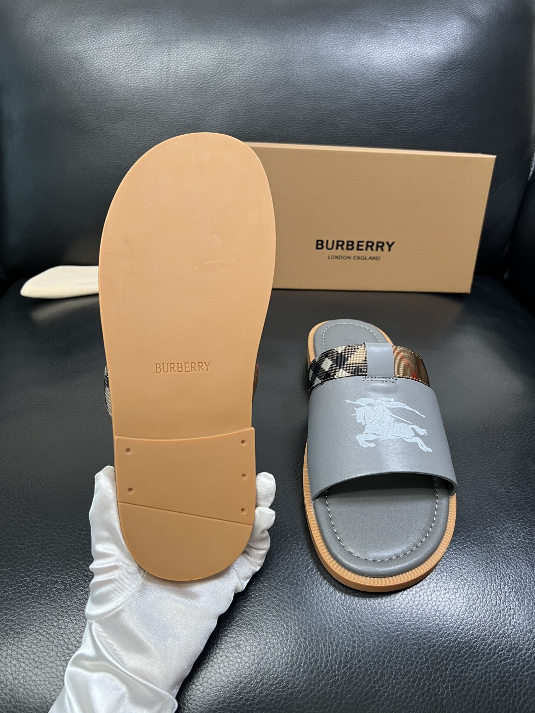 BURBERRY 顶级工艺品 巴宝莉 拖鞋专柜同步，原厂配置意大利进口牛皮面料，高品质复杂拼接工艺，进口