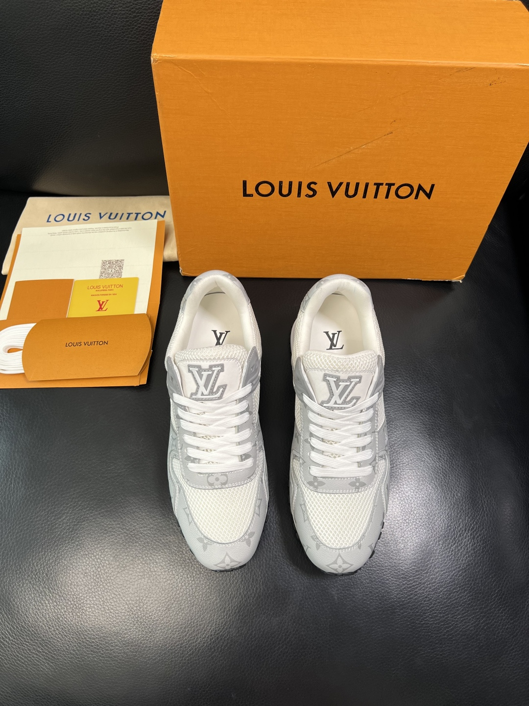 Lv 高品质 顶级工艺品 路易威登，运动板鞋专柜同步，鞋面意大利进口，高品质拼接缤纷色彩复杂工艺品，进口