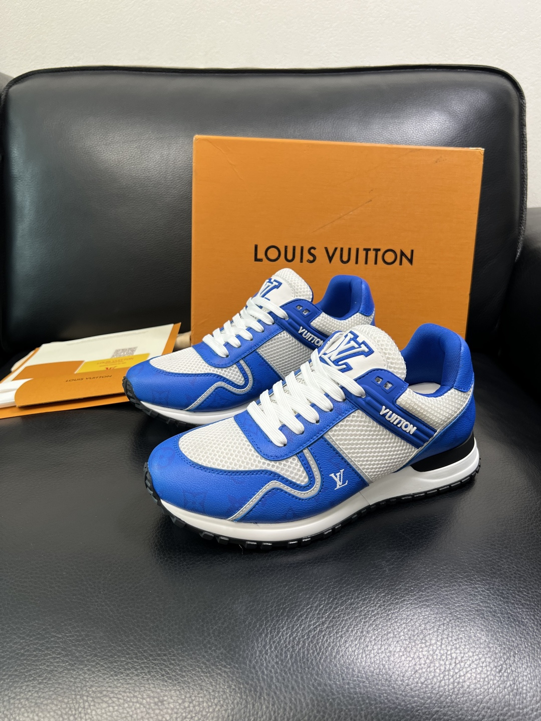 Lv 高品质 顶级工艺品 路易威登，运动板鞋专柜同步，鞋面意大利进口，高品质拼接缤纷色彩复杂工艺品，进口