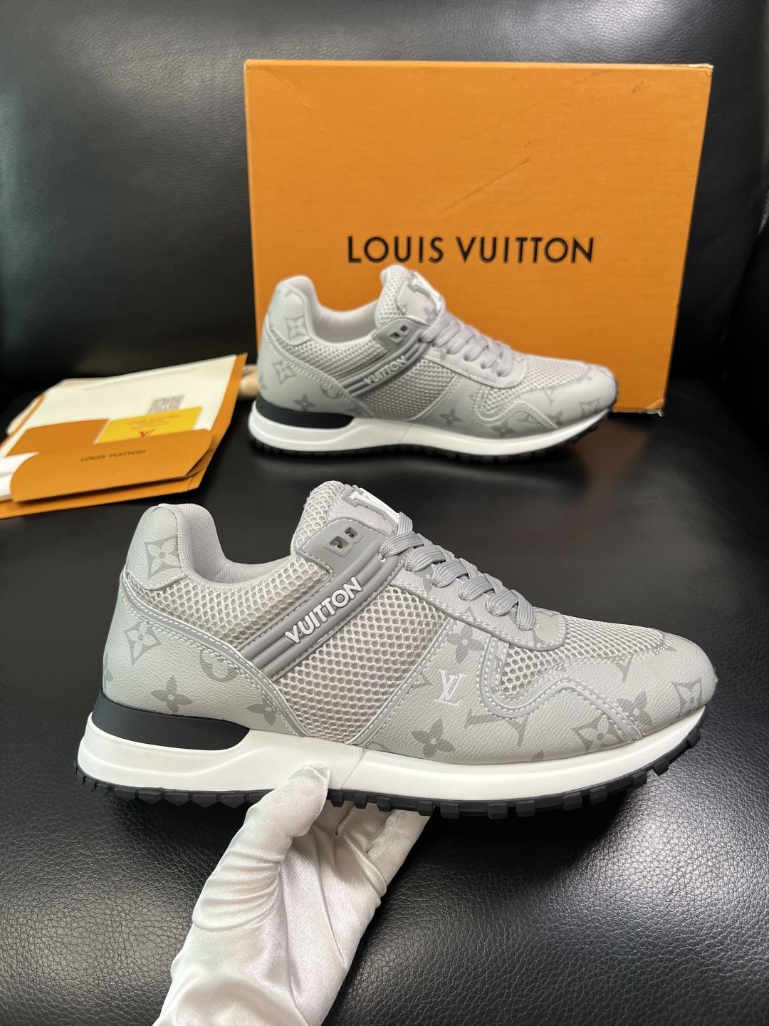 Lv 高品质 顶级工艺品 路易威登，运动板鞋专柜同步，鞋面意大利进口，高品质拼接缤纷色彩复杂工艺品，进口