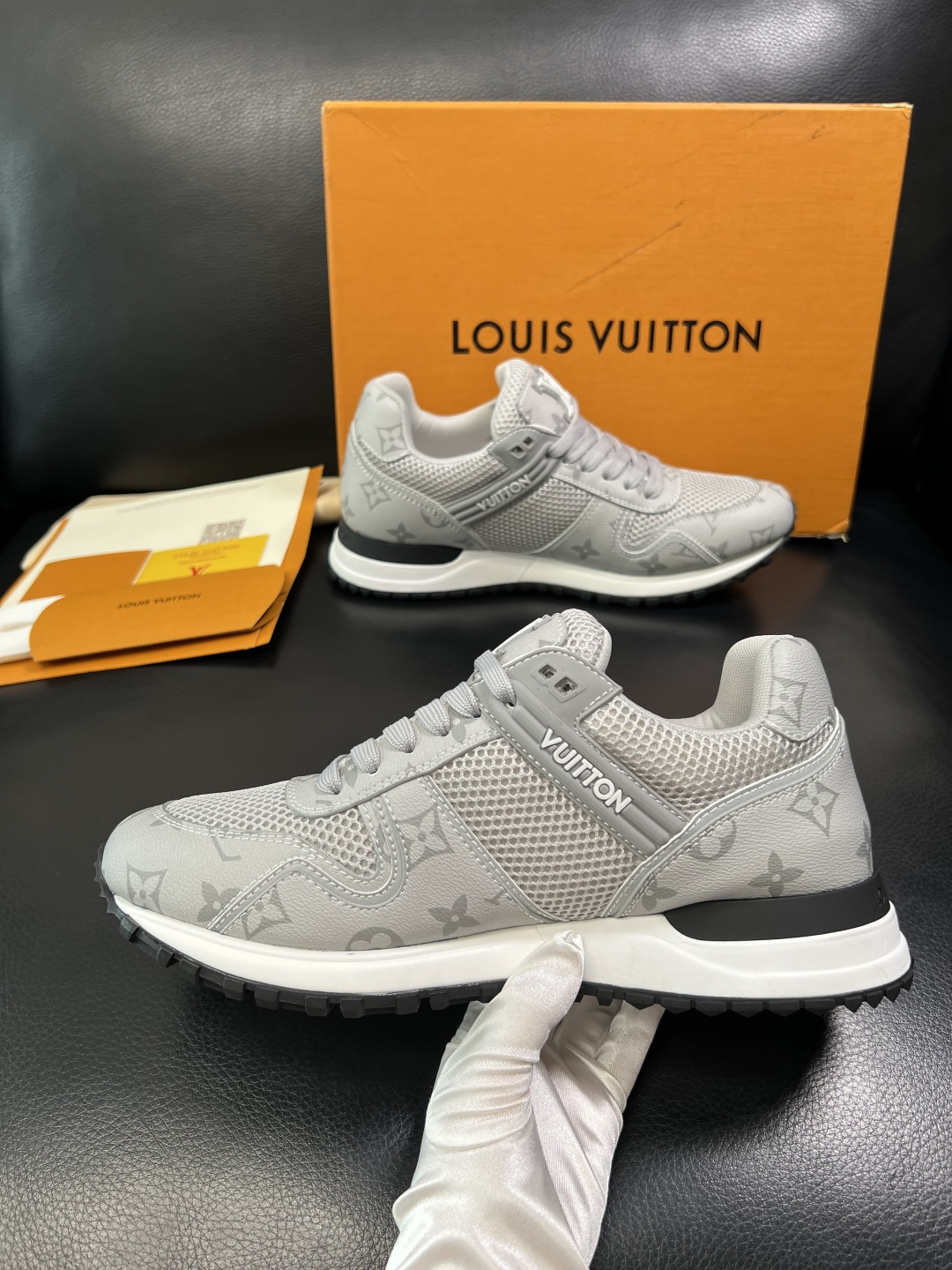 Lv 高品质 顶级工艺品 路易威登，运动板鞋专柜同步，鞋面意大利进口，高品质拼接缤纷色彩复杂工艺品，进口