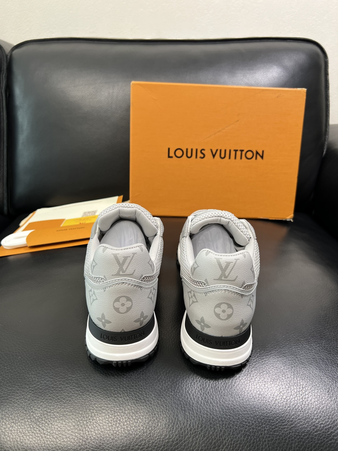 Lv 高品质 顶级工艺品 路易威登，运动板鞋专柜同步，鞋面意大利进口，高品质拼接缤纷色彩复杂工艺品，进口