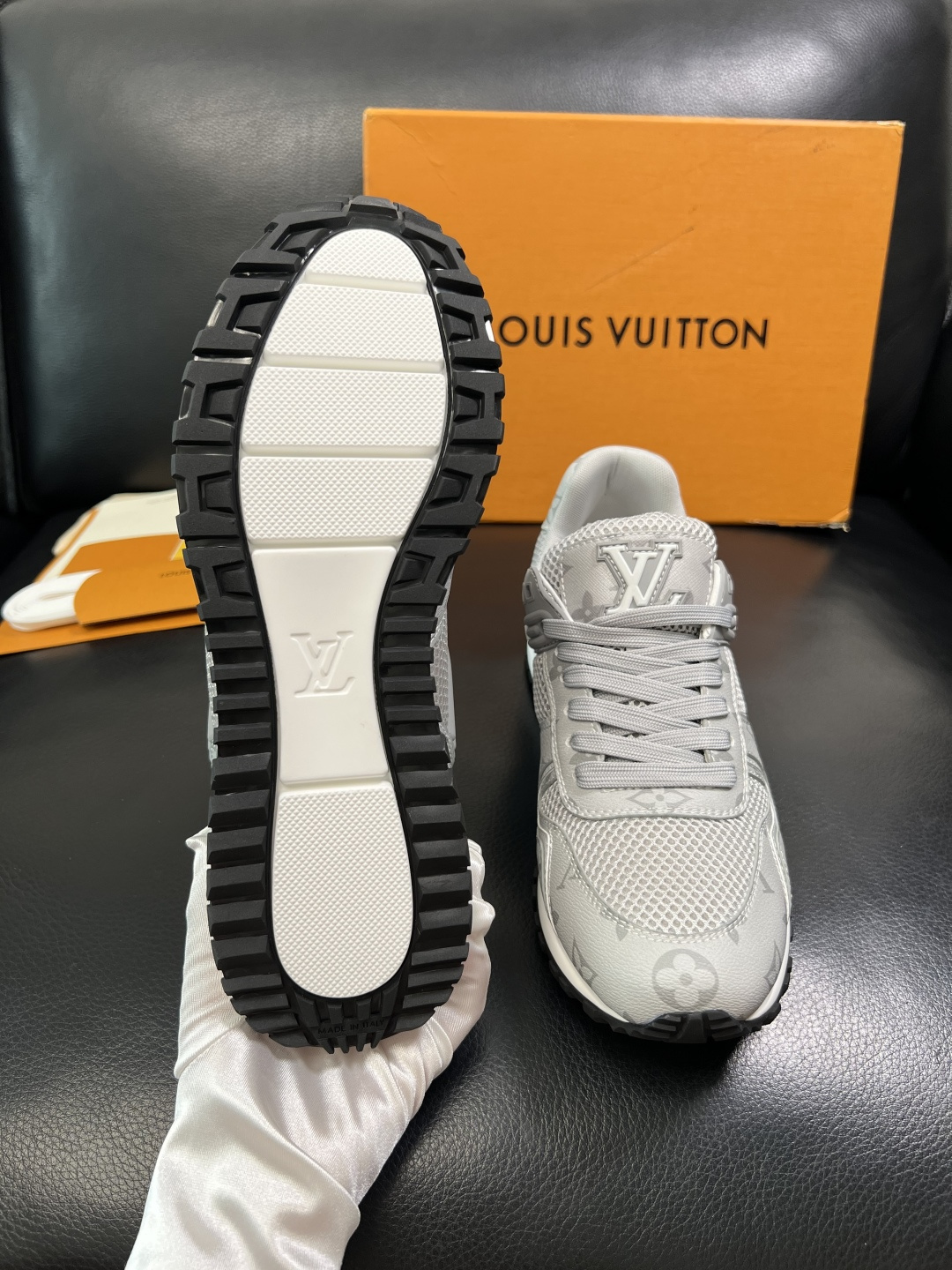 Lv 高品质 顶级工艺品 路易威登，运动板鞋专柜同步，鞋面意大利进口，高品质拼接缤纷色彩复杂工艺品，进口