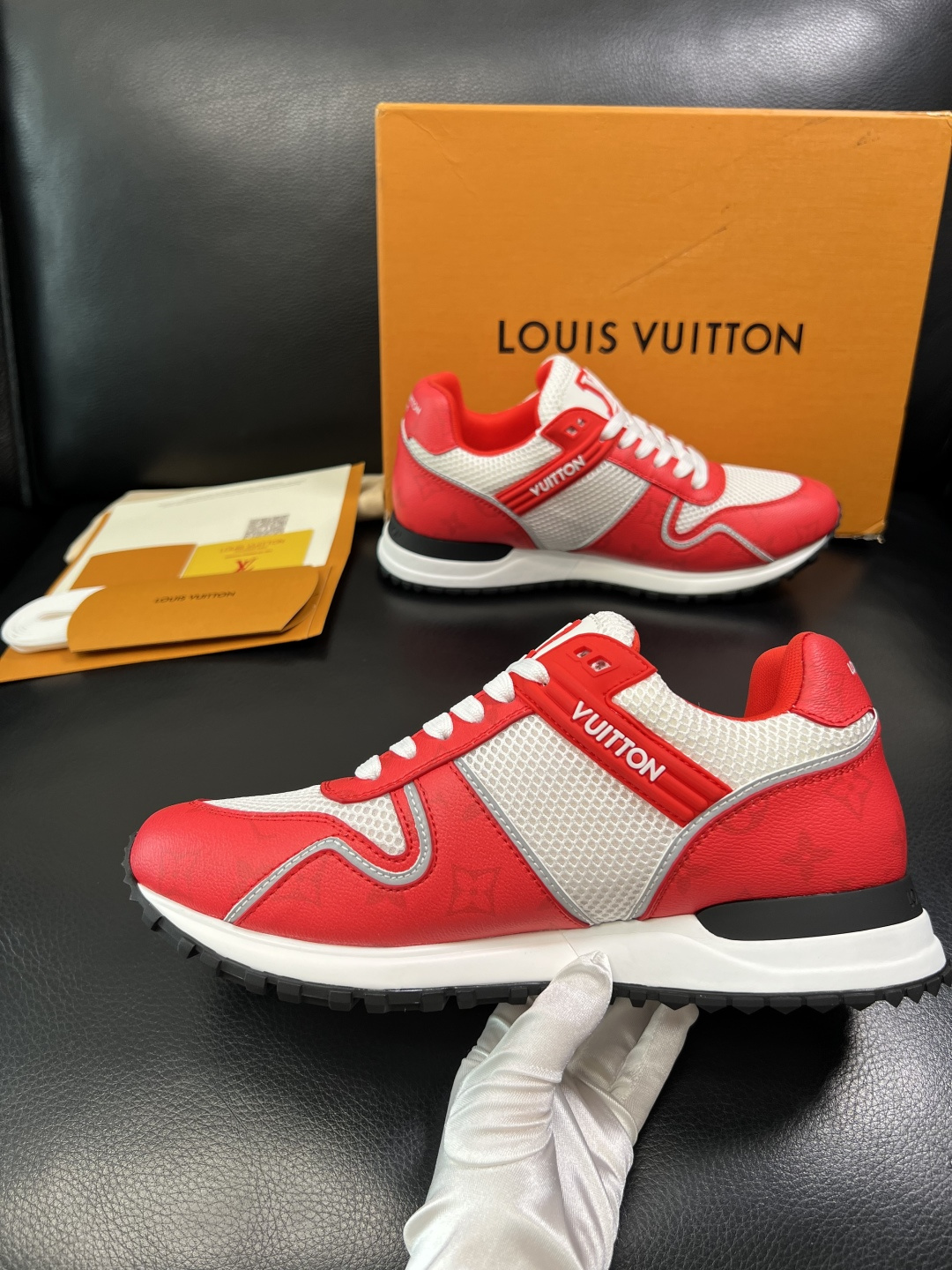 Lv 高品质 顶级工艺品 路易威登，运动板鞋专柜同步，鞋面意大利进口，高品质拼接缤纷色彩复杂工艺品，进口