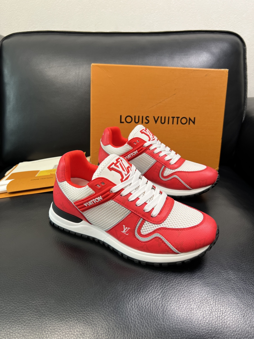 Lv 高品质 顶级工艺品 路易威登，运动板鞋专柜同步，鞋面意大利进口，高品质拼接缤纷色彩复杂工艺品，进口