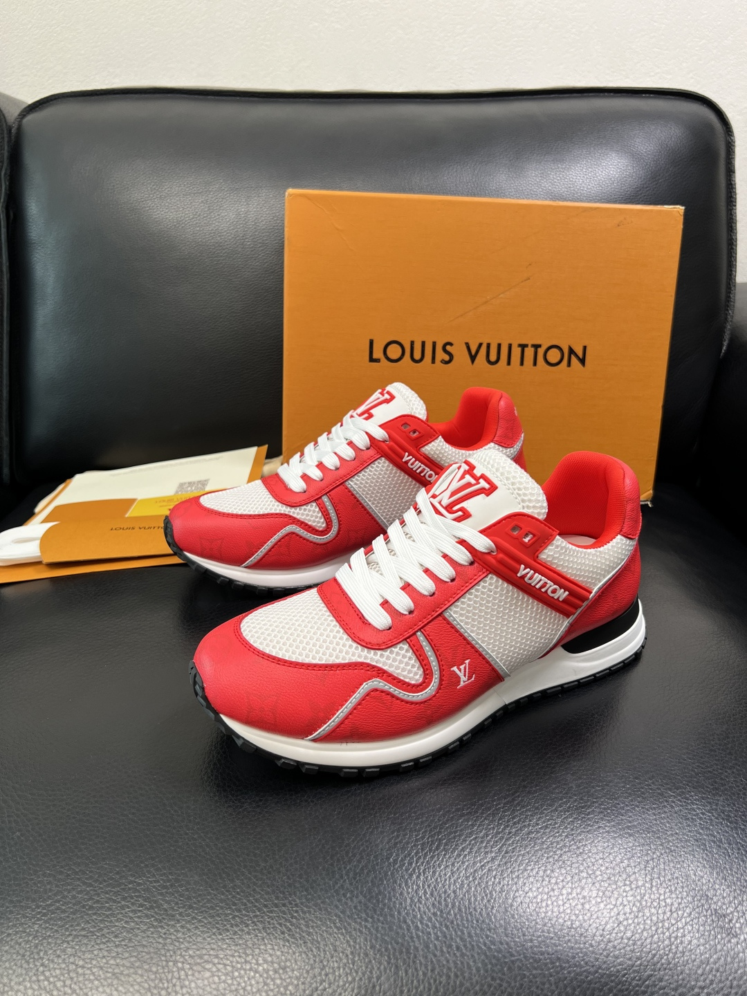 Lv 高品质 顶级工艺品 路易威登，运动板鞋专柜同步，鞋面意大利进口，高品质拼接缤纷色彩复杂工艺品，进口