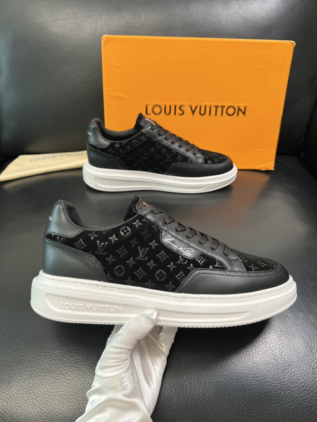 Lv 高品质 顶级工艺品 路易威登，运动板鞋专柜同步，鞋面意大利进口，高品质拼接缤纷色彩复杂工艺品，进口